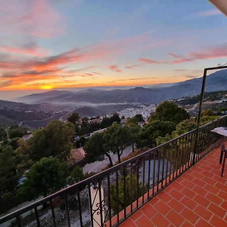 Lovely 2 Bed Apartment With Stunning Views & Pool Cómpeta Eksteriør billede