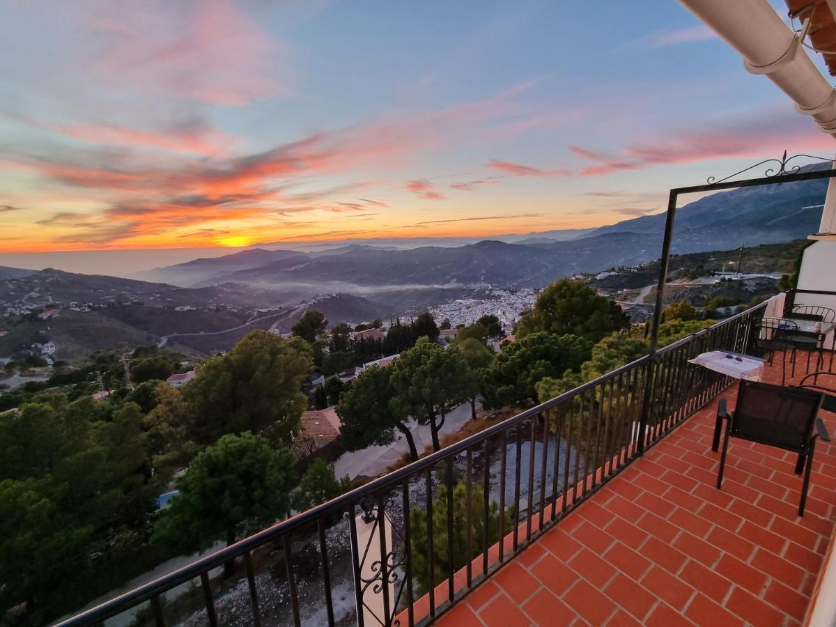 Lovely 2 Bed Apartment With Stunning Views & Pool Cómpeta Eksteriør billede